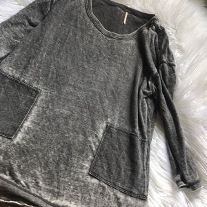 Oversized side slit Free People sweater!